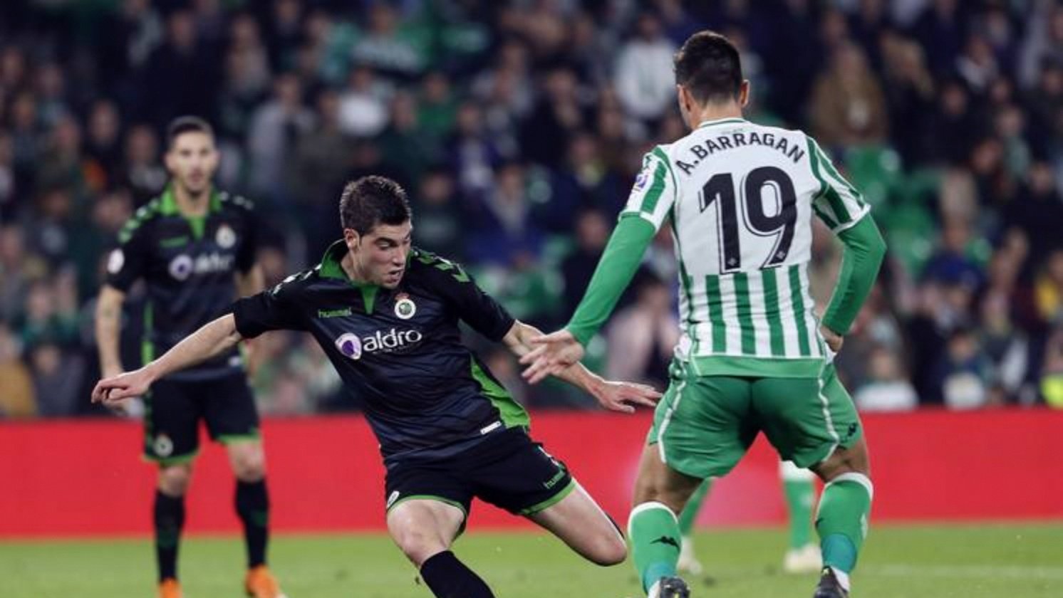 包含国际比赛日突围战来临；毕尔巴鄂竞技围绕英超刷新队史纪录；管理层满意；资深球员宣示担当的词条