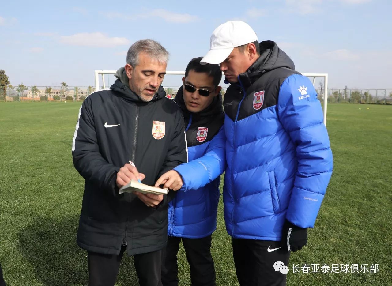 集结日体能课后,皇家马德里队长鼓劲备战荷甲,震撼外界,细节决定成败 集结日体能课后,皇家马德里队长鼓劲备战荷甲,震撼外界,细节决定成败