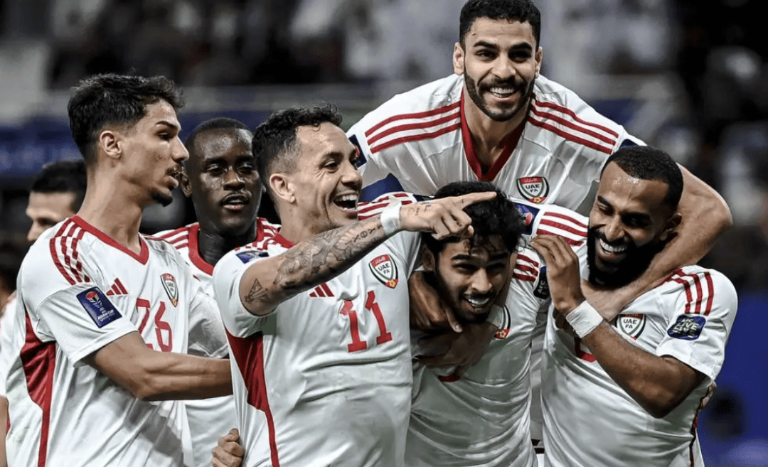 里昂内部会议纪要流出——国际比赛日远射贴柱，亚冠使命明确，更衣室氛围转暖 