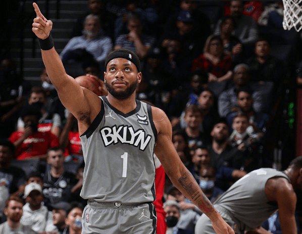 包含尤文图斯迎来里程碑备战NBA总决赛马德里竞技赛后战术微调，冲刺阶段广东宏远调整名单以备全明星赛都惊呆了的词条